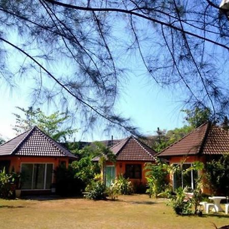 Monkey Dive Hostel Khaolak Khao Lak Bagian luar foto